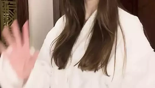 İnanılmaz seksi bir esmer seni bekliyor