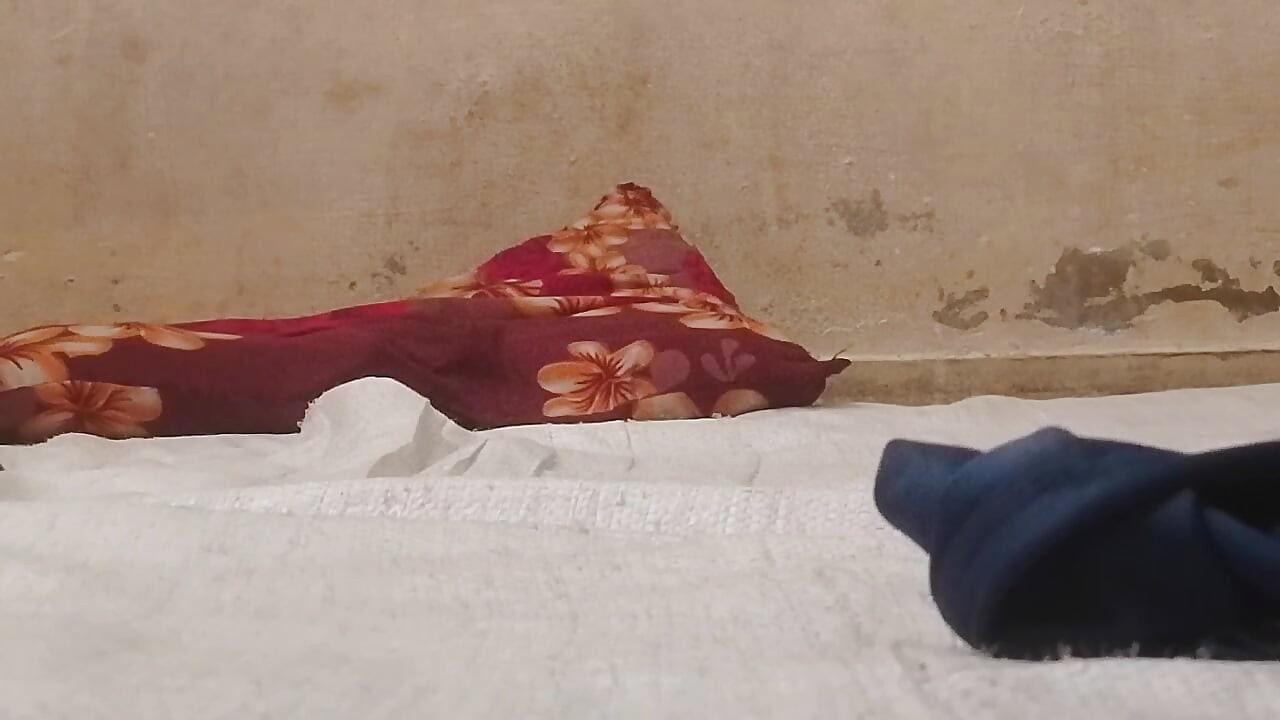 De Bhabhi ko lita ke chodne ka maza liya
