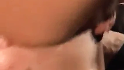 Onu kedi ile tatmin edemez