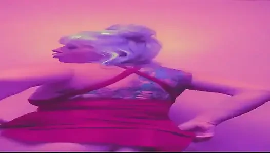 Canlandı.. Ne için? Senin Kırmızı Roketin için. Elbette