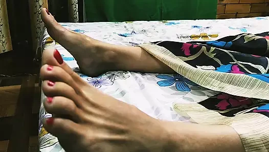 Özel bir sürtük yerine geliyor