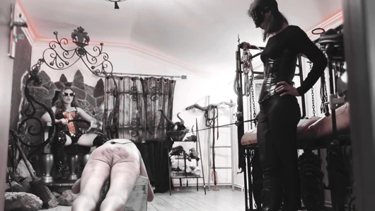 Çılgın binici kırbaçlama çifte sadizm