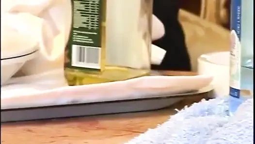 Büyük götlü sarışın güzellik götten sikiliyor