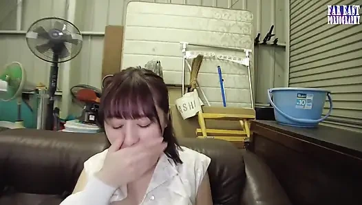 Çift ağızlı orgazm randevusunda her sıcak damlanın tadını çıkardıkça gırtlağına kadar alıyor - 1/4