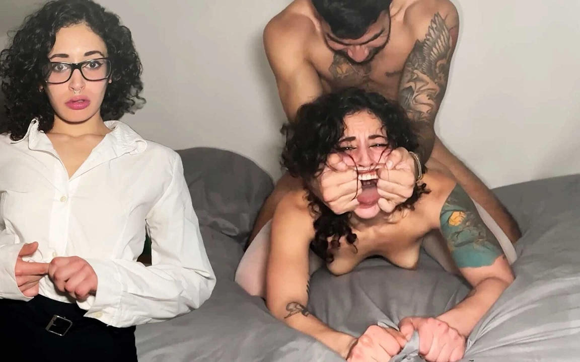 İTAATKİN SEKRETER BDSM SERT SEKS, YÜZ SEVİŞME, ŞAPLAK, TAKIMAT VE AYAK FETİŞİ ALIYOR!