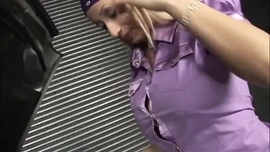 Candy Manson büyük memeli ayar