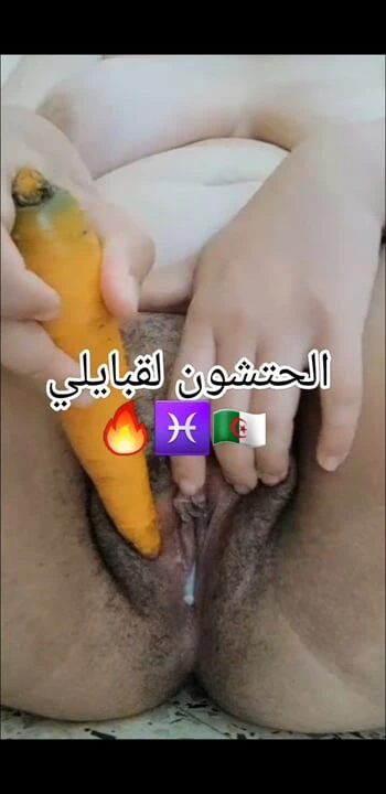 Şişman amcıklı Cezayirli kız evde tek başına