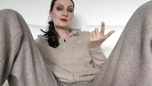 Cashmere kazak aşkı ve üvey annesinin kazak bayan Victoria Valente'e boşalması