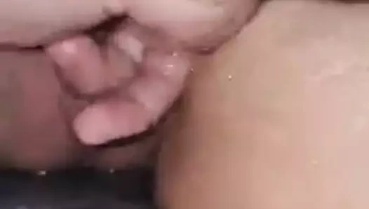 Popo fişi ve kedi parmak