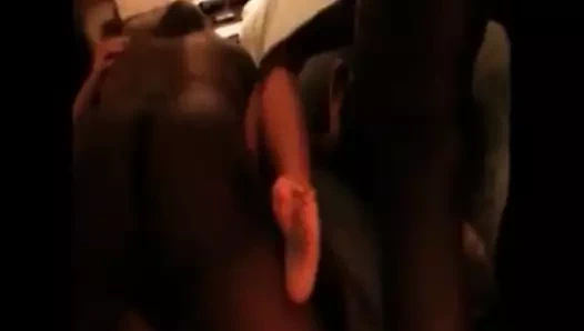 Aldatılan korkak koca alma pisctures arasında onun karısı ve bbc