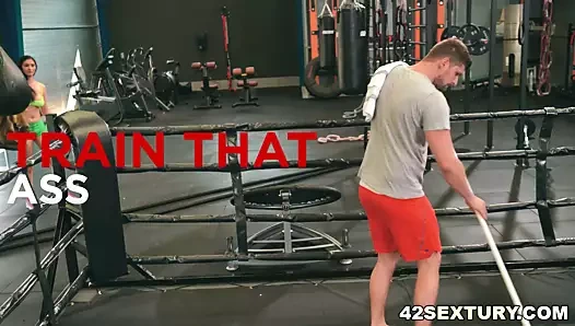 Busty ava siyah sürmek bir çük sonra eğitim