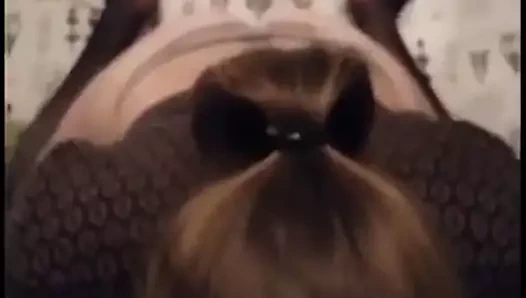 amatör arkadaş darbeler onu