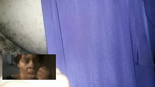 Görüntülü görüşmede mastürbasyon