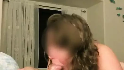 Karısı ağzına cummed alır.