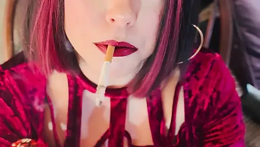 Kadife ve sigara! Tina Snua chain sigara içiyor 2 mantar 100 sigara - sürüklenen omi ome snap sigara içeni içine alıyor