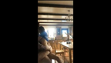 Ev yapımı seks binmek üzerinde onun çük üzerinde the mutfak