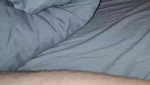 Üvey oğlu üvey annesiyle yatakta çıplak