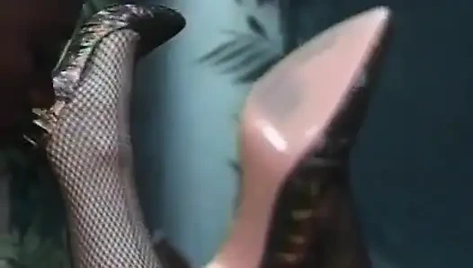 Tehlikeli zenci Ganster'ın inatçı satıcıları daha iyi hale getirerek kendi yöntemleri var