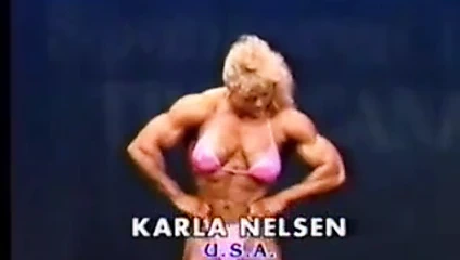 İri kadın vücut geliştirmeci