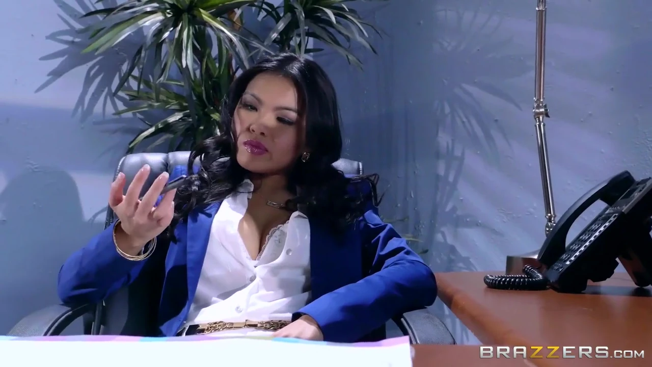 Big Tits at Work - Cindy Starfall Wraps Her Massive Tits Around Janitor Buddy Hollywood's Cock