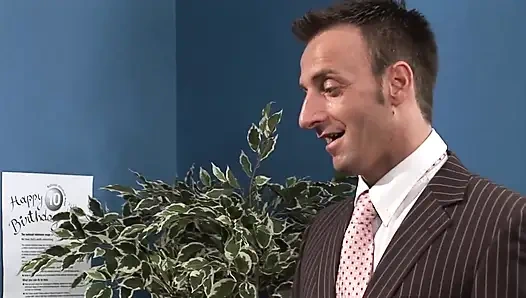 Amcık yalama büyük siyah amcığı parmaklıyor sikişiyor