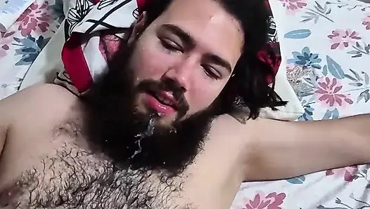 Komşumun Sakalındaki Göğüslerimden Süt