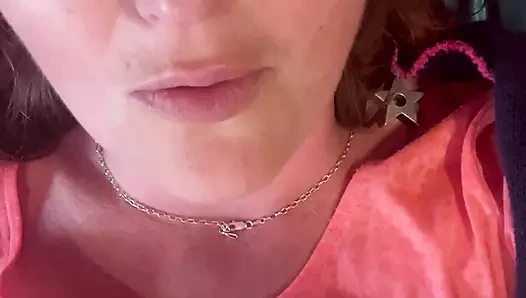 Fuuuuck! Bu iyi bir tanesiydi! Şişman kızlara sapıklık yaparken inanılmaz bir orgazm olurken kıllı amcığımın yakın çekimi