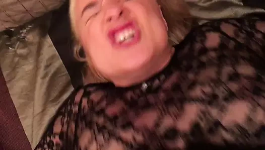 Siyahlı ally sürtük