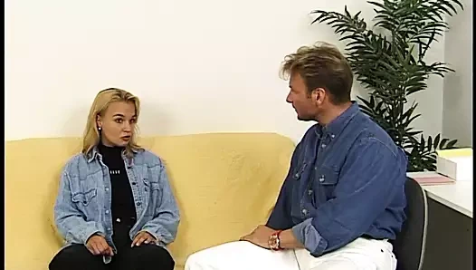 Ginger schluckt den XXL Dildo - vom Dildo Freak