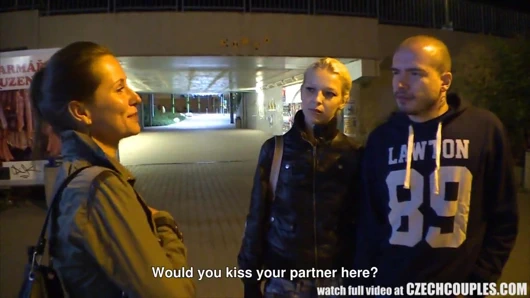 Güzel Çek çifti gf değişimi için para alır