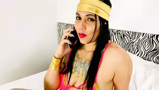 Trailler jhoanitavioletta arkadaşını çağırır, böylece kocası can onu becerebilir