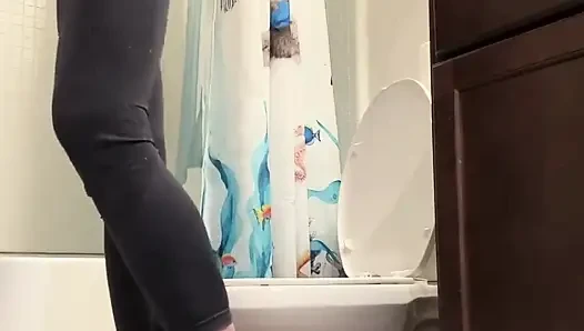 6'7 yalınayak dev kadın evdeki her şeyin üzerinde kuleler! Yüksekliği karşılaştırmalar + ev işleri bakış açısı