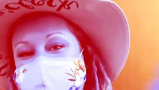 Kadın kılıklı sürtük tüm versiyonlarını eğitiyor plaj videosu