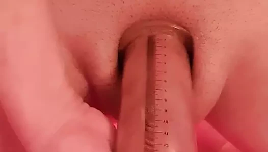 Büyük beyaz horoz penis pompasında xxl pompalıyor