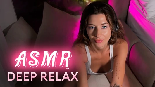 ASMR 31 TALIMATı. Sevimli esmer Amy Haze yarağını pompalayan mikrofonla seni boşaltıyor
