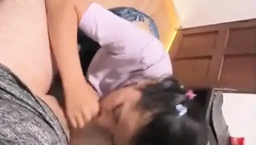 Çok azgın üvey kız kardeşimi sikiyorum