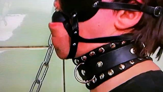 Mini çük ve taşaklar bağlı yukarı için bu yığın