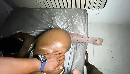 GECELERI KOMŞUMUN ODASıNA ONA BOLCA SÜT VERMEK IÇIN GIDIYORUM
