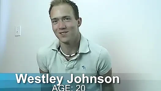 Hung twink Westley Johnson tek başına mastürbasyon yapıyor ve boşalıyor