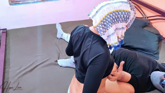 Asyalı Kızın Büyük Göğüsleri ve Kıçı Beni İçine Boşaltıyor.