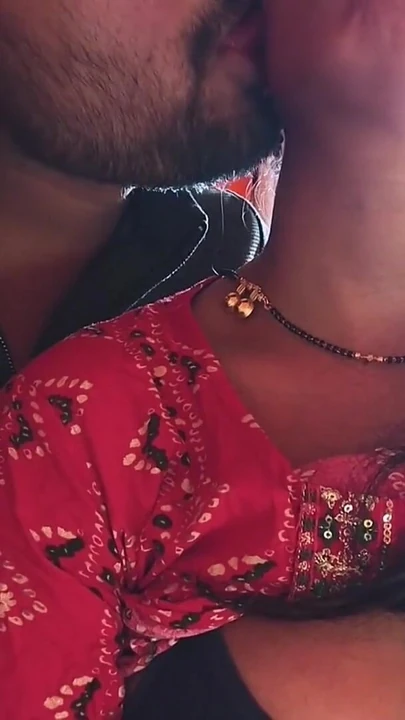 Эпический момент из "Жена таксиста и бойфренд трахаются с красивой молодой девушкой - медленно внутри большой молодой тугой киски"