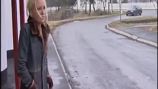 Azgın genç sürtük son damlasına kadar üfler