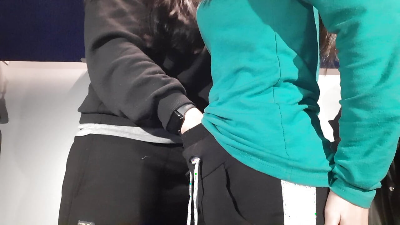 Tren kompartımanında rastgele bir yabancıyla ateşli lezbiyen seksimiz - lezbiyen illüzyon