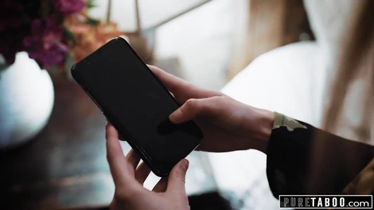 Saf tabu, kyler quinn üvey anne ve üvey babasıyla yakalandı