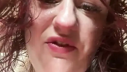 Giantesss minik adam meyve atıştırması