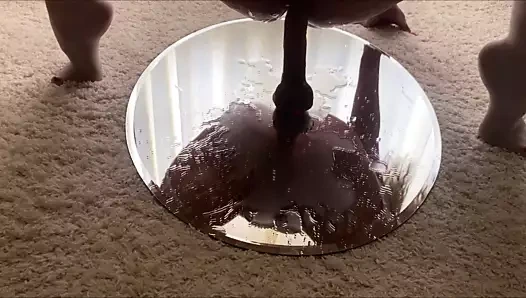 Büyük göt ardentina seks makinesi ile oyuncak orgazm alır