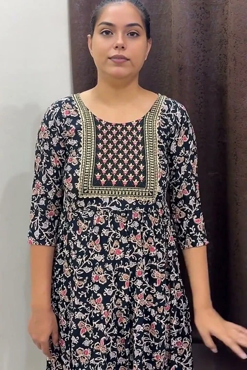 Kızgındı, tek kişilik yatağı paylaştık, tam Hintçe ses