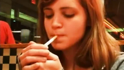 Elizabeth douglas marlboro kırmızı benim adım annem becerilerimi gösteriyor