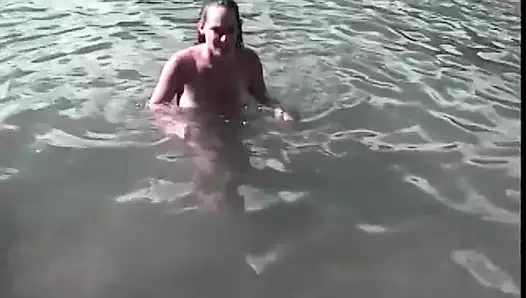 seksi esmer alır sert anal üzerinde bir tekne