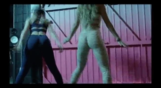 Sommer Ray twerk yapıyor